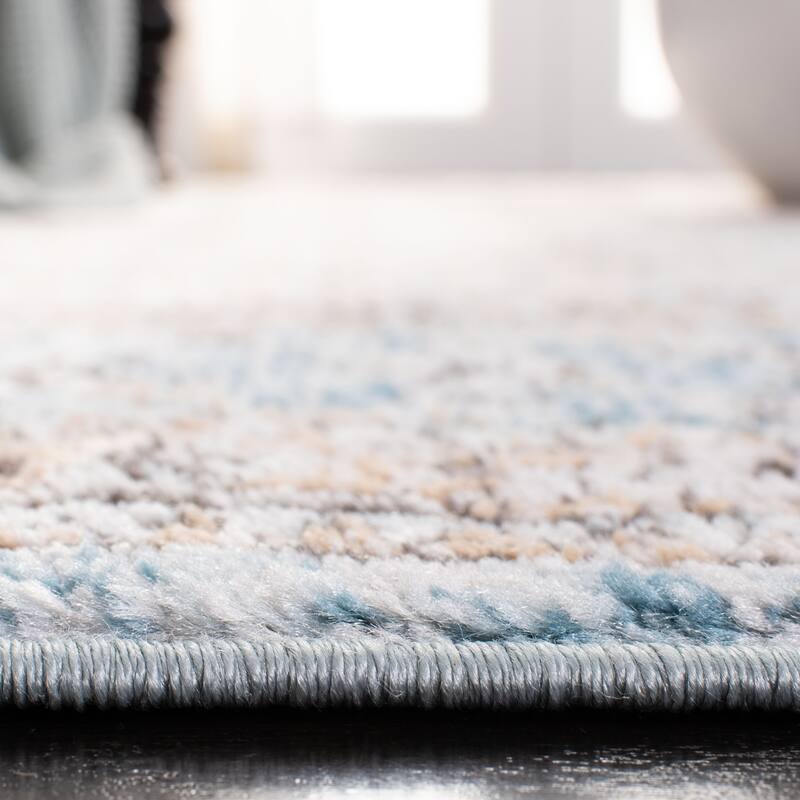 SAFAVIEH Shivan Tamuita Oriental Rug
