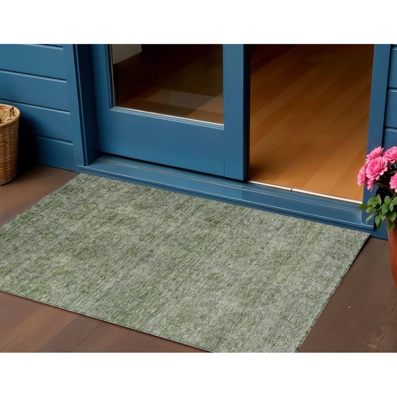 HomeRoots Floral Transitional Rectangle Outdoor Rug - 3' x 5'