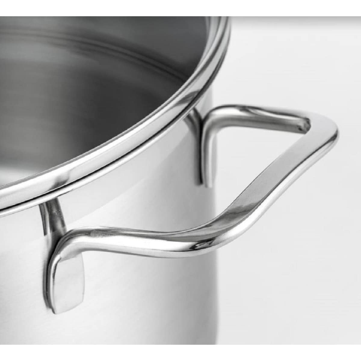 https://ak1.ostkcdn.com/images/products/is/images/direct/4f1076925b771d96d14184d41099fceb703b9ecc/Prime-Cook-4-qt.-Stainless-Steel-Soup-Pot-with-Lid.jpg
