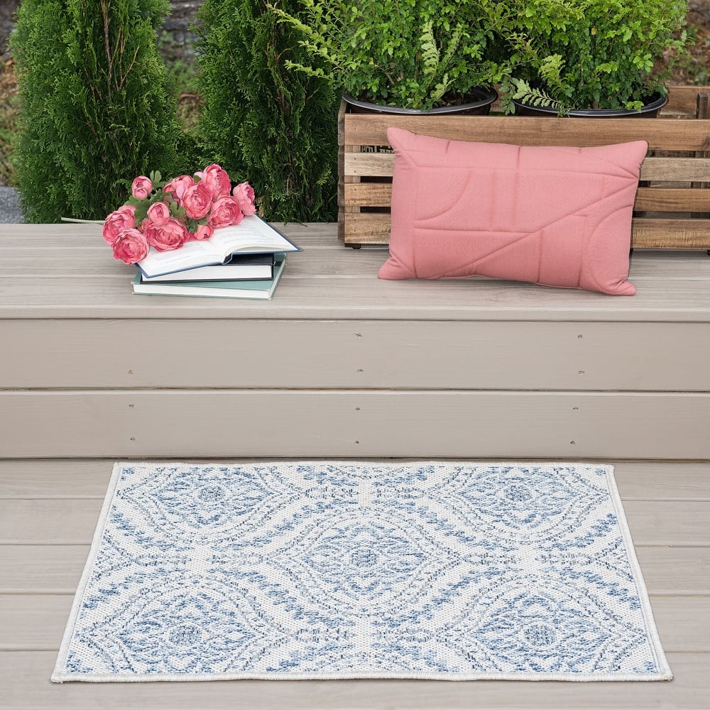 Dennis Coastal Floral Indoor/Outdoor Area Rug