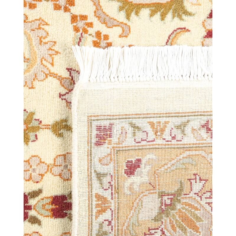 Overton Handknotted Wool Traditional Oriental Ivory Area Rug - 4' x 6'