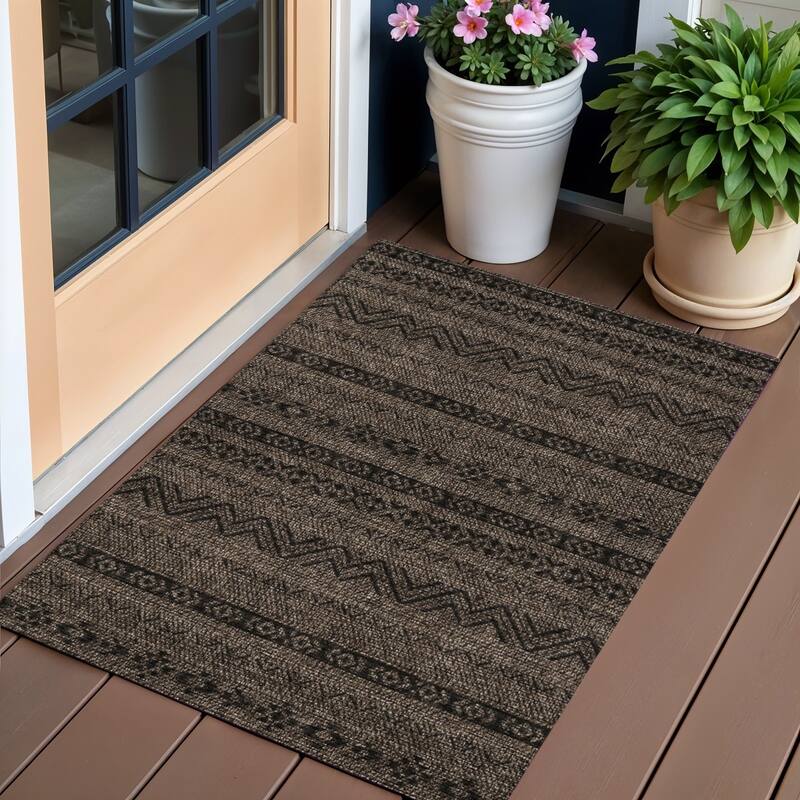 HomeRoots Southwestern Transitional Rectangle Outdoor Rug - 3' x 5'