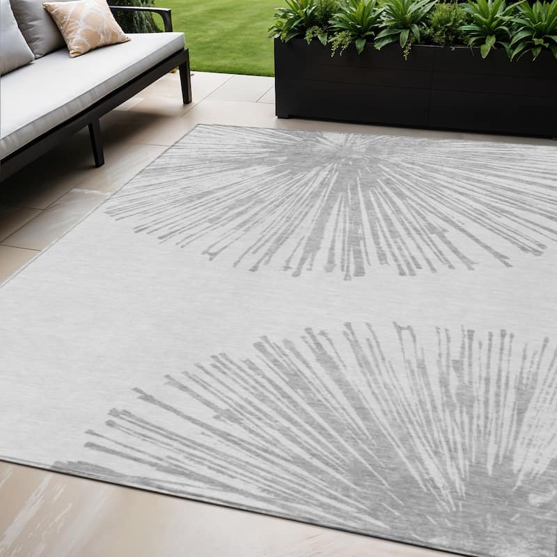 HomeRoots Abstract Transitional Rectangle Outdoor Rug - 5' X 8'