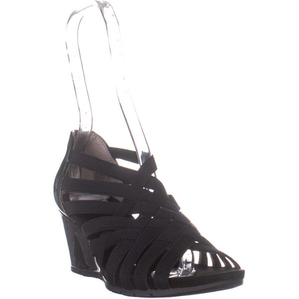 bandolino strappy sandals