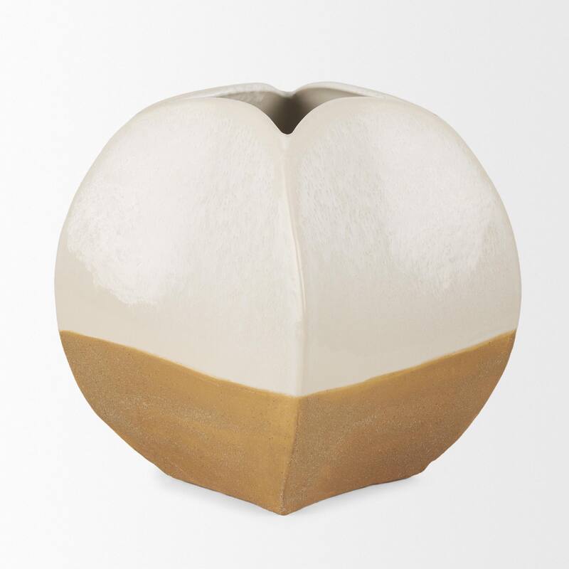 Vania Short Off White Texture Vase