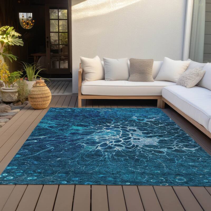 Machine Washable Indoor/ Outdoor Chantille Modern Floral Rug