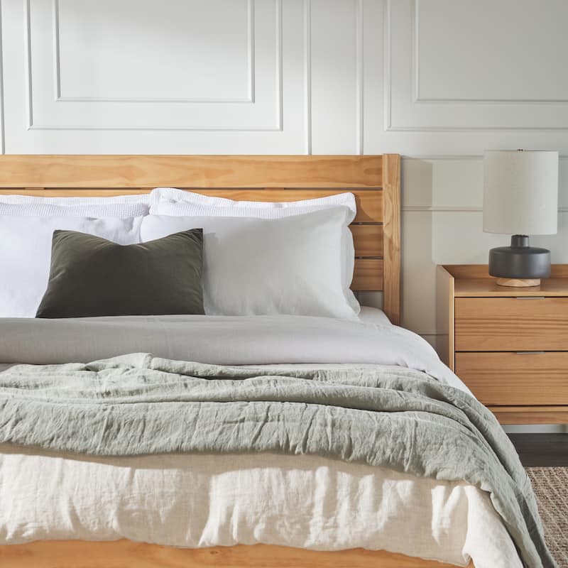 Middlebrook Designs Minimalist Queen Bedframe