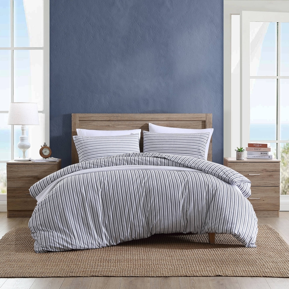 https://ak1.ostkcdn.com/images/products/is/images/direct/4f427ba498c0e54b99e57c65fff74959f182fae3/Nautica-Coleridge-Stripe-Charcoal-Cotton-Percale-Duvet-Cover.jpg