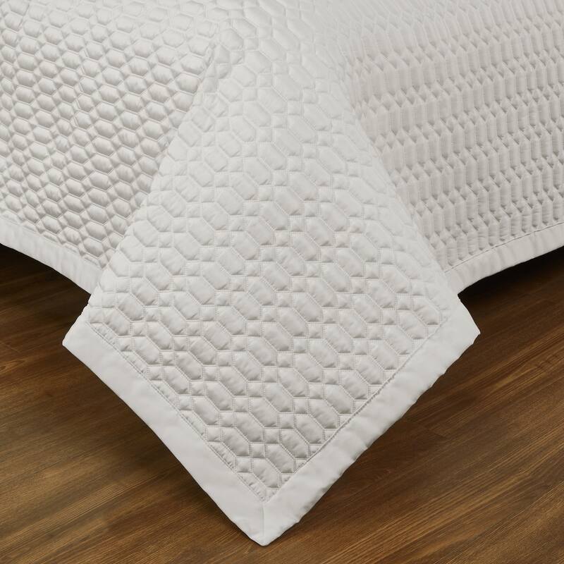 Brilliance Quilt Set - King - Ivory
