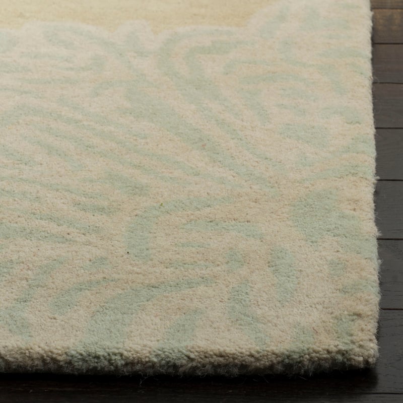 Martha Stewart by SAFAVIEH Chrysanthemum Wool Rug