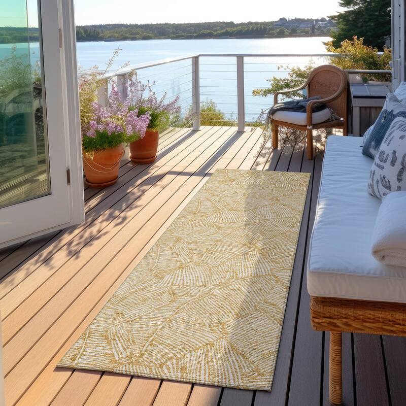 Machine Washable Indoor/ Outdoor Chantille Tropical Palm Rug - Gold - 2'3" x 7'6"