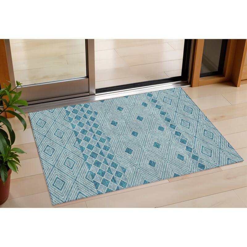 HomeRoots Geometric Transitional Rectangle Outdoor Rug - 3' x 5'
