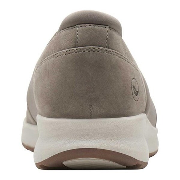 un adorn step clarks