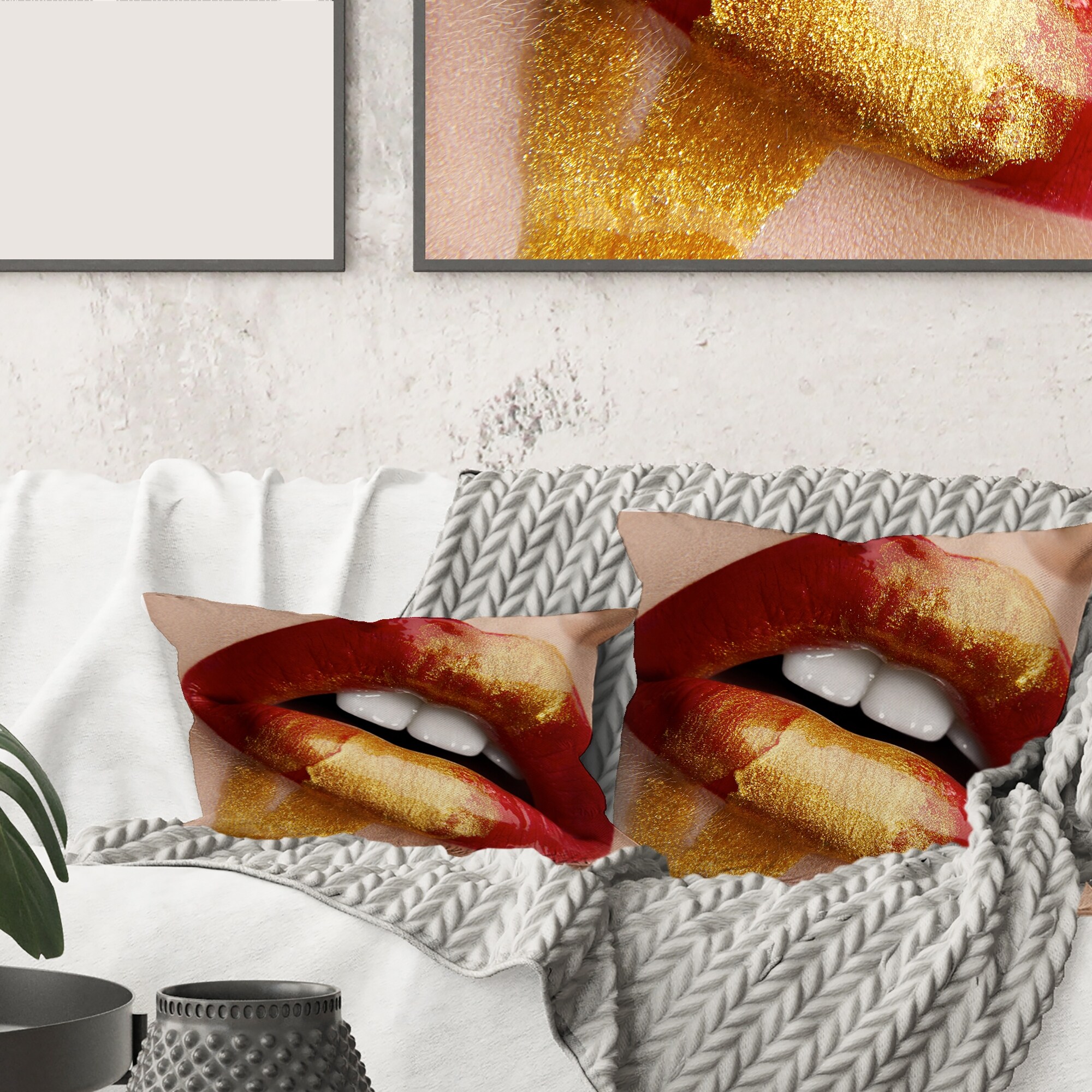 Gold lips outlet pillow