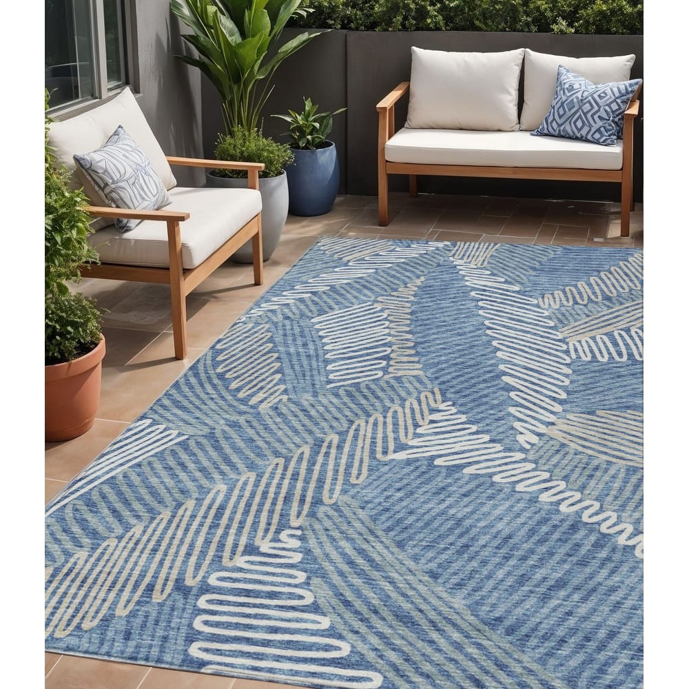 HomeRoots Floral Transitional Rectangle Outdoor Rug