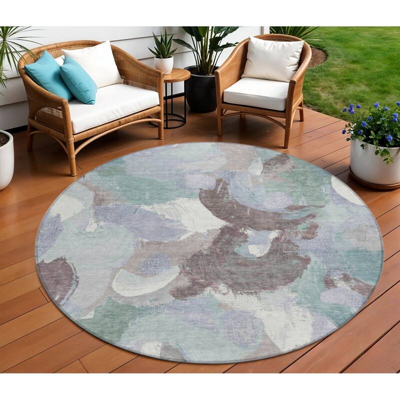 HomeRoots Abstract Transitional Rectangle Outdoor Rug - 8' Round