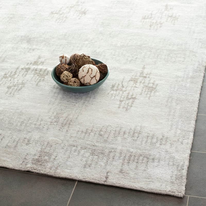 SAFAVIEH Couture Hand-knotted Tibetan Gentjana Modern Wool Rug
