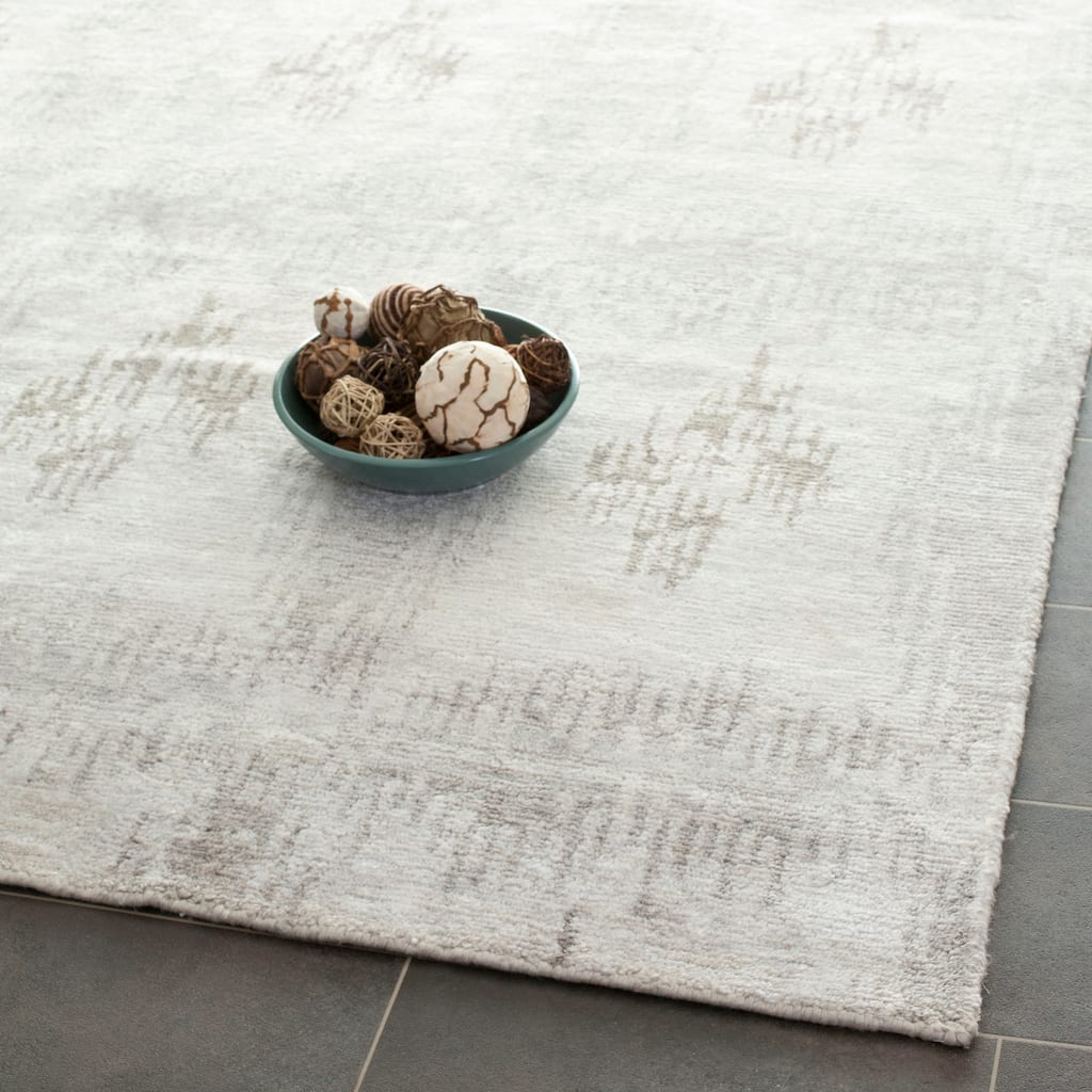 SAFAVIEH Couture Hand-knotted Tibetan Gentjana Modern Wool Rug
