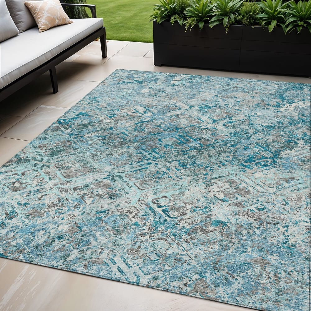 HomeRoots Geometric Transitional Rectangle Outdoor Rug
