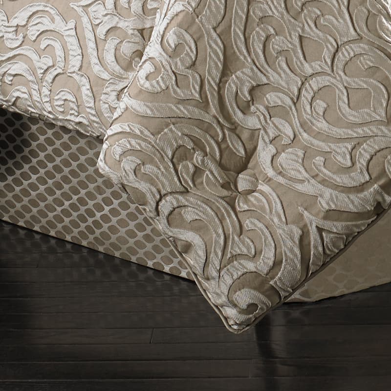 J. Queen New York Astoria Comforter Set - Queen
