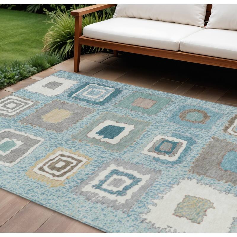 HomeRoots Geometric Transitional Rectangle Outdoor Rug - 10' X 14'
