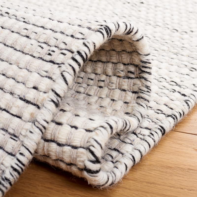 SAFAVIEH Handmade Vermont Raimonda Wool Rug