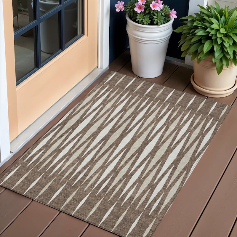 HomeRoots Geometric Transitional Rectangle Outdoor Rug - 3' x 5'