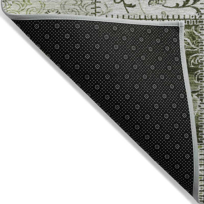Machine Washable Indoor/ Outdoor Traditional Patchwork Chantille Rug