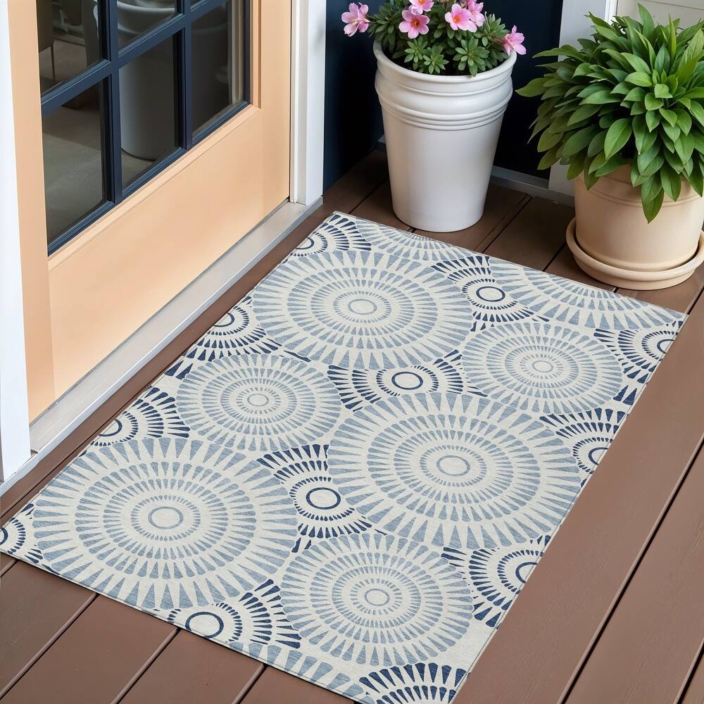 HomeRoots Geometric Transitional Rectangle Outdoor Rug