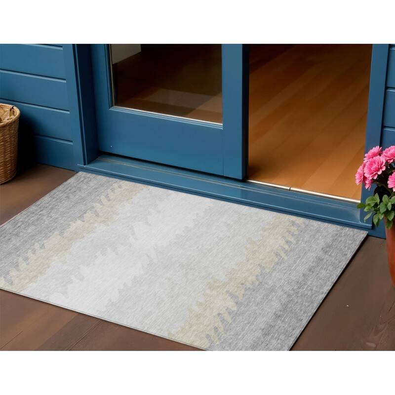 HomeRoots Striped Transitional Rectangle Outdoor Rug - 3' x 5'