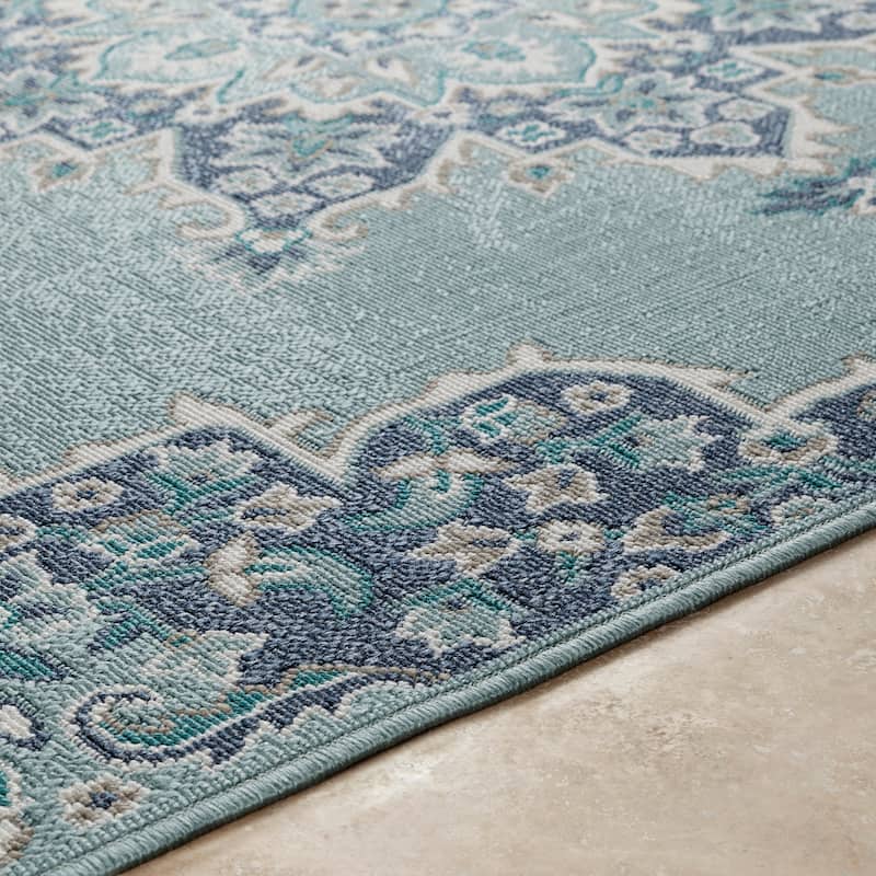 Livabliss Cesare Medallion Indoor/ Outdoor Area Rug
