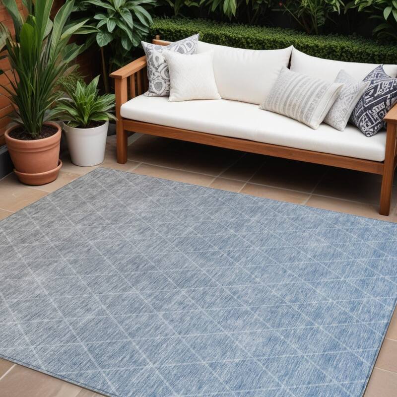 HomeRoots Geometric Transitional Rectangle Outdoor Rug - 9' X 12'