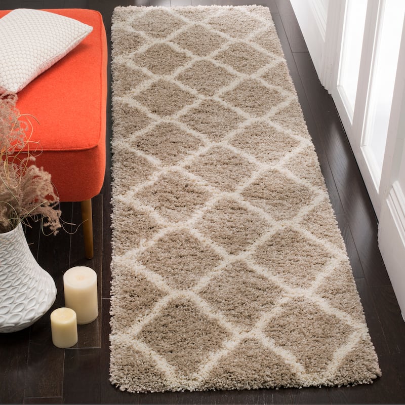 SAFAVIEH Hudson Shag Athena Trellis 2-inch Thick Rug - 2'3" x 3'9" - Beige/Ivory