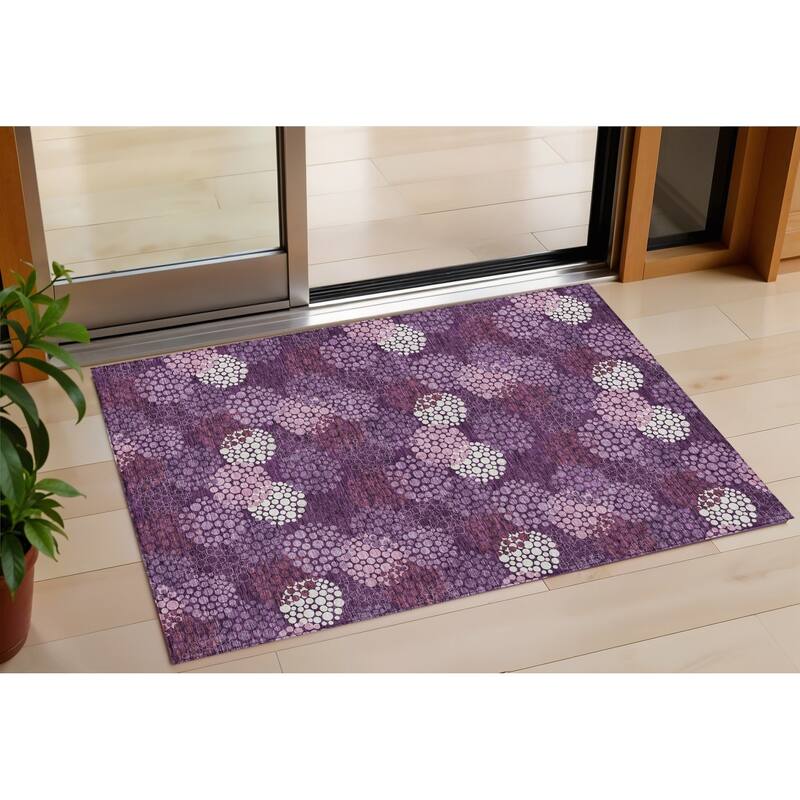 HomeRoots Polka Dot Transitional Rectangle Outdoor Rug - 3' x 5'