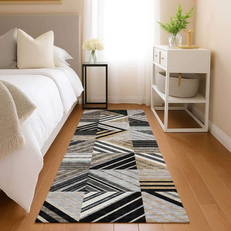 Machine Washable Indoor/ Outdoor Geo Mosaic Chantille Rug