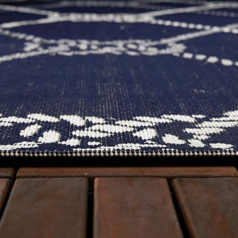 Spence Nautical Trellis Indoor/Outdoor Area Rug