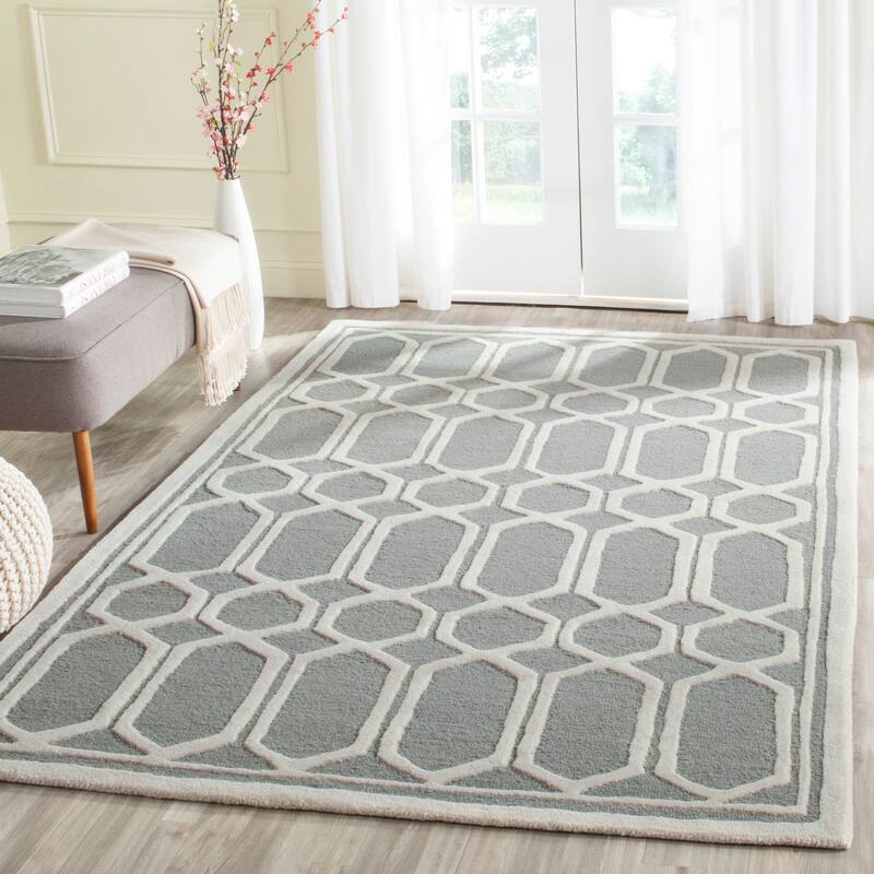 SAFAVIEH Handmade Cambridge Rhea Modern Moroccan Wool Rug - 5' x 8' - Silver/Ivory - Rectangle