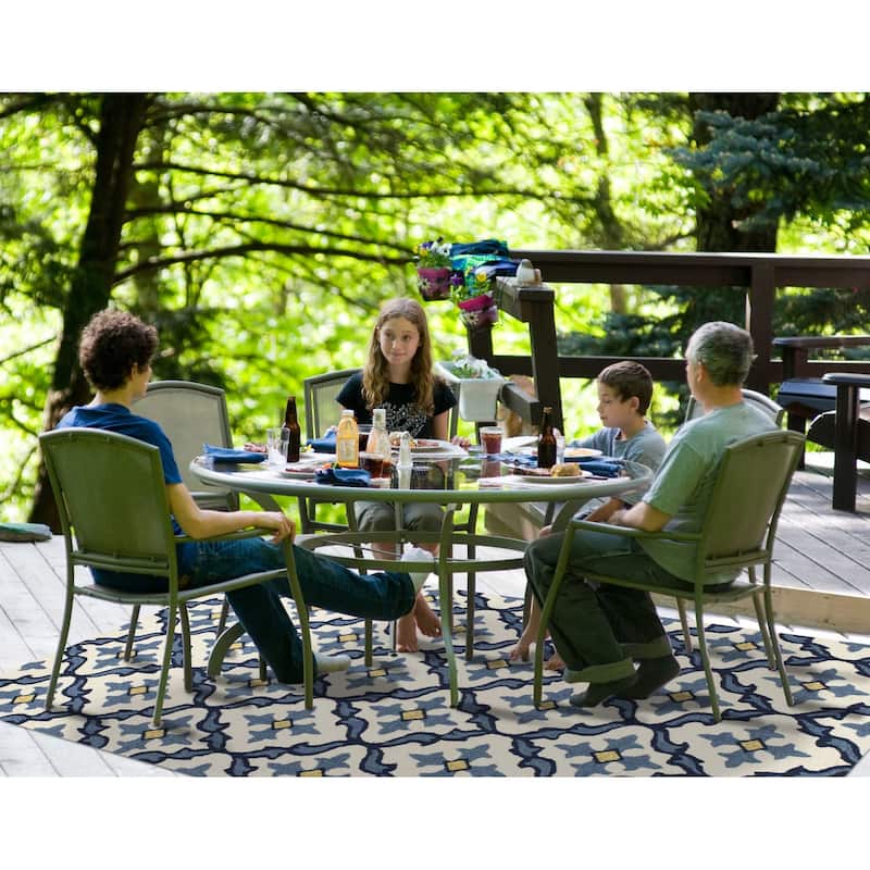 Pava Stylish Geometric Weather Resistant Sleek Contemporary Hand-Woven Outdoor Rug - 2' x 3'