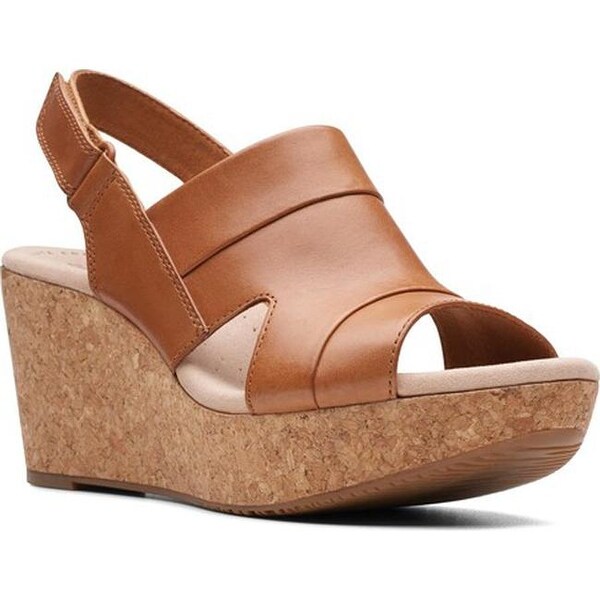 clarks tan leather sandals