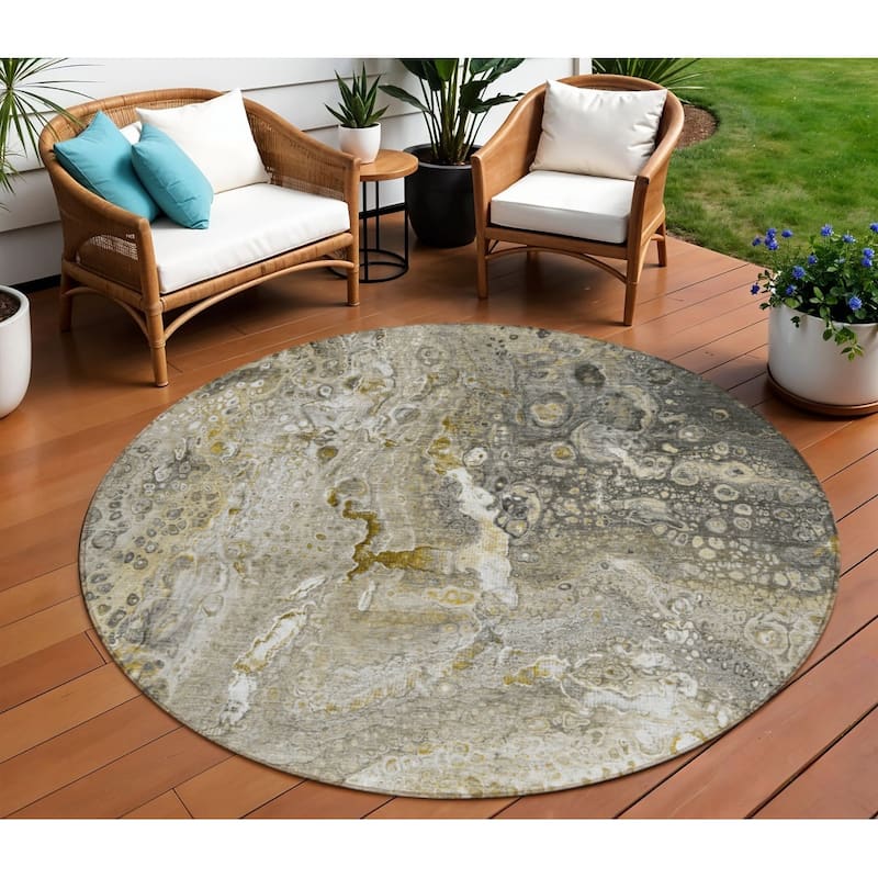 HomeRoots Abstract Contemporary Rectangle Outdoor Rug - 8' Round