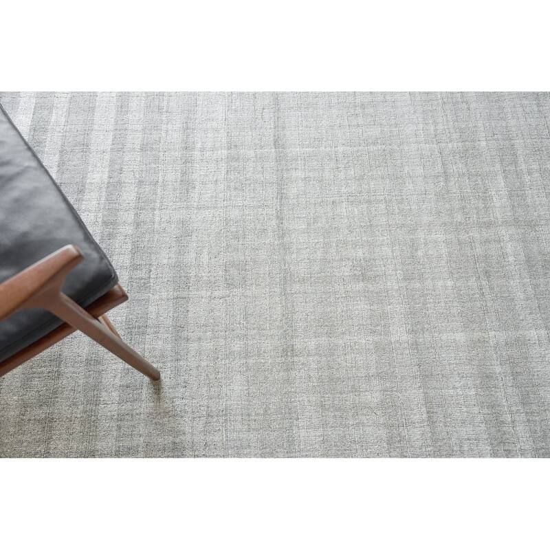 Exquisite Rugs Robin Stripe Handmade Handloomed Bamboo Silk/New Zealand Wool Light Silver Area Rug