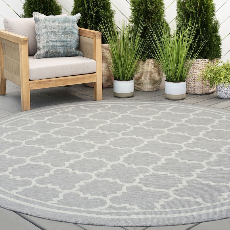 Exo Coastal Geometric Indoor/Outdoor Area Rug - 5'3'' Round - Gray