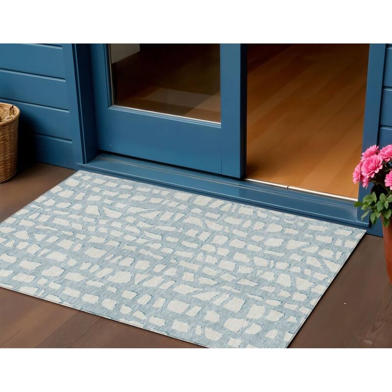 HomeRoots Abstract Transitional Rectangle Outdoor Rug - 3' x 5'