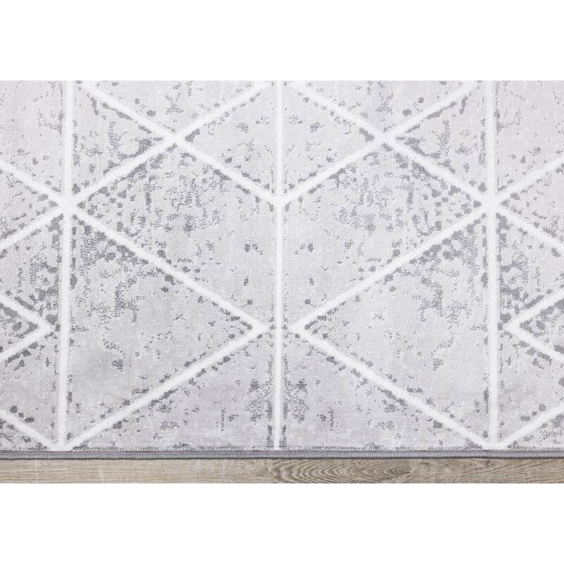 Victoria Collection - Grey Faded Geometric Design Rug