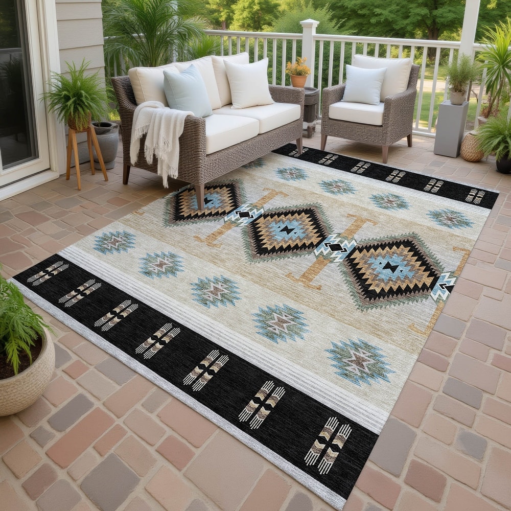 Machine Washable Indoor/ Outdoor Global Chennai Chantille Rug
