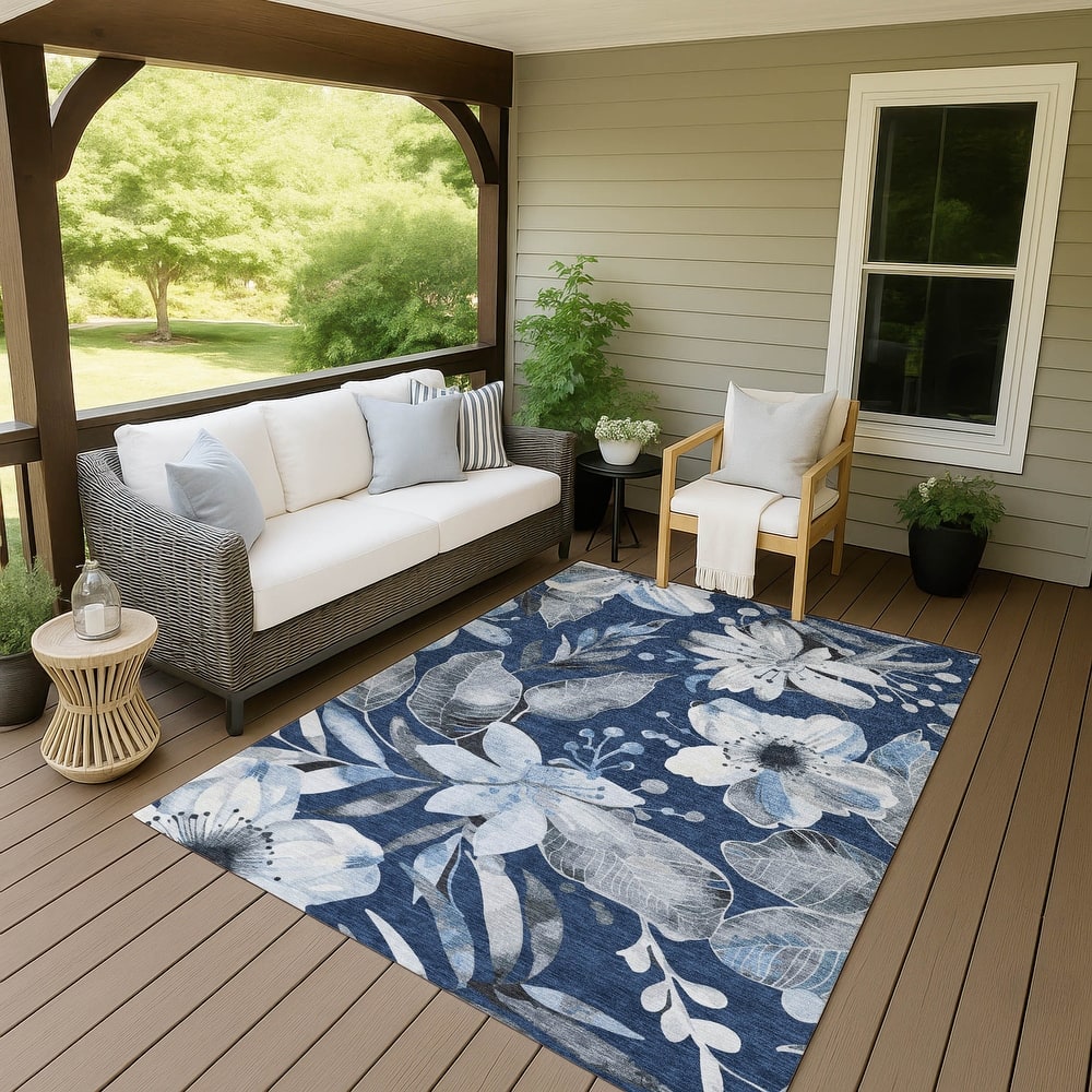 Machine Washable Indoor/ Outdoor Floral Chantille Rug