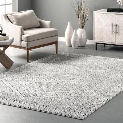 Nuloom Light Grey Aztec Print Area Rug