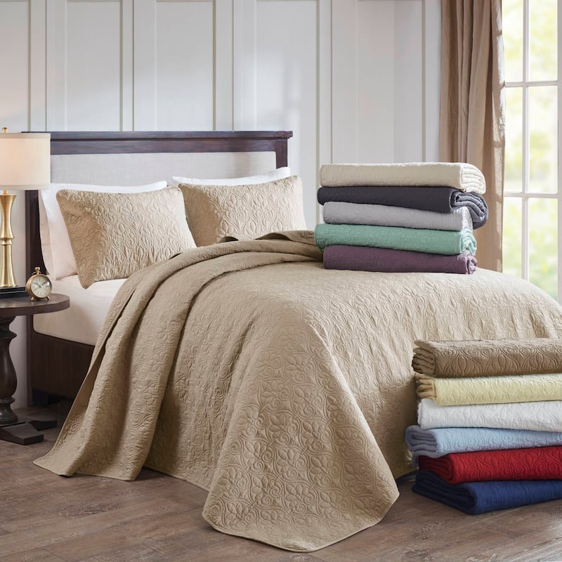 Madison Park Mansfield Reversible Oversized 3-piece Solid Texture Bedspread Quilt Set with Matching Shams