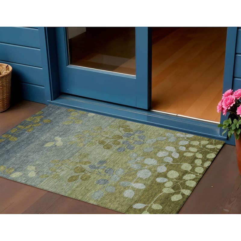 HomeRoots Floral Transitional Rectangle Outdoor Rug - 3' x 5'
