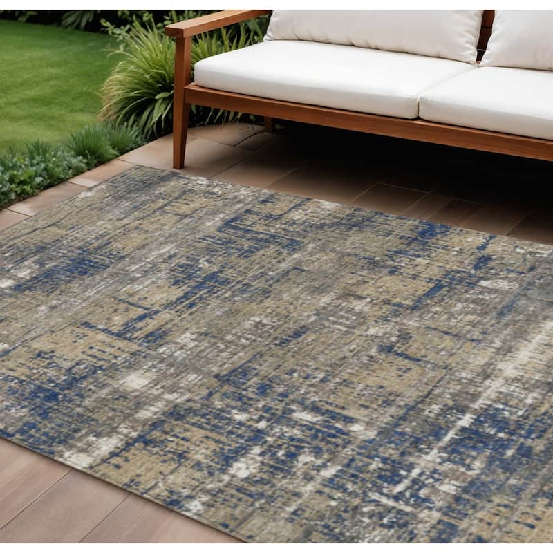 HomeRoots Geometric Transitional Rectangle Outdoor Rug - 8' X 10'